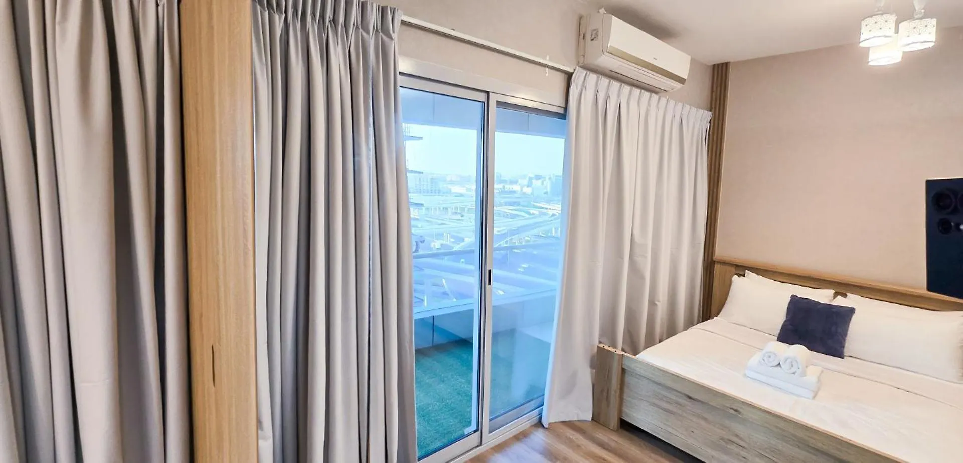 Newly Renovated One Bed Apartment D2-1215 Dubai 0*,  United Arab Emirates